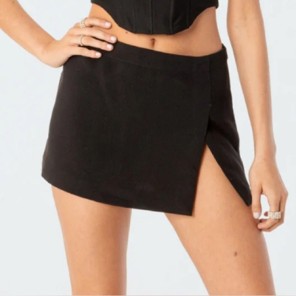 Edikted Black Mini Skirt : Dasha Micro skirt